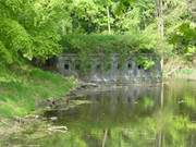 Idyllisch: Burggraben des Fort Gerhard auf Wollin.