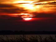 Romantisches Achterwasser: Sonnenuntergang bei Loddin.