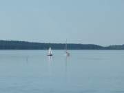 Wassersport auf dem Peenestrom: Segelboote bei Quilitz.