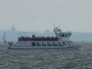 Achterwasser-Rundfahrt: Ausflugsschiff vor Lassan.