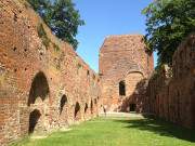 Kirchenschiff: Ruine des Zisterzienserklosters von Eldena.