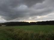 Halbinsel Loddiner Hft: Regenwolken ber der Inselmitte Usedoms.