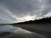 Reflexionen auf dem Ostseewasser: Das Ostseebad Trassenheide auf Usedom.