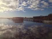 Einsam: Gerumte Bootsliegepltze im Naturhafen Krummin.