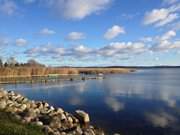 Steg und Reiher: Fischerhafen in Neeberg an der Krumminer Wiek.