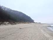 Kein Strandwanderer: Der Strand am Streckelsberg im Dezember.