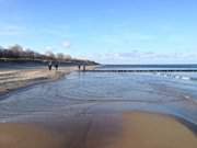 Sandstrand bis zum Horizont: Ostseestrand des Seebades Zempin.