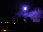 Feuerwerk am Klpinseer Strand: Farbspiele an der Ostsee.