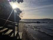 Weier Berg: Zwei Treppen fhren vom Zeltplatz auf den Strand herab.