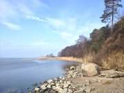 Findling: Das Ende des Sandstrandes unterhalb des Hftberges.