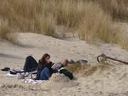 Vor Anker: Sonnenbad an der Dne des Trassenheider Strandes.