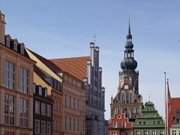 Brgerhuser am Marktplatz: Nikolaikirche in Greifswald.