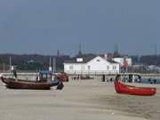 Usedomer Kaiserbad Ahlbeck: Fischerboote und Seebrcke.