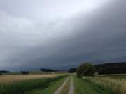 Am Deich zur Melle: Ein Unwetter zieht zum Loddiner Hft.