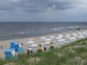 Zwischen Zempin und Zinnowitz: Strandkrbe am Ostseestrand.