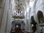 Kanzel und Orgel: Kirchenschiff von Sankt Nikolai in Greifswald.