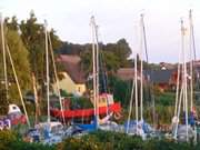 Sport- und Fischerboote: Der Achterwasserhafen Loddin.