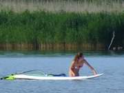 Surfen lernen auf dem Achterwasser: Urlaub auf Usedom.