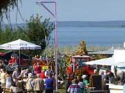 Die Erntekrone kommt auf dem Loddiner Festplatz an.