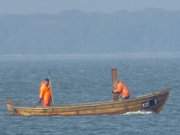 Flaches Achterwasser: Der Kiel wird eingezogen.