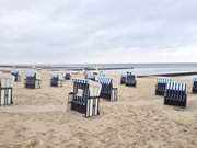 Letzte Strandkrbe: Der Strand des Ostseebades Koserow.