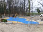 Spielplatz am Klpinsee: Strandpromenade des Seebades Loddin.