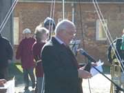 Rede des Pastors: Die Glocke vom Schloss Pudagla wird eingeweiht.