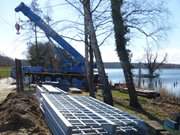 Plattform im Kölpinsee: Unterkonstruktion liegt bereit.