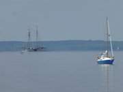 Segelboote auf dem Achterwasser: Schifffahrt von Stagnie aus.