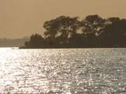 Halbinsel Gnitz im Gegenlicht: Urlaub auf Usedom.