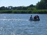 Inselmitte Usedoms: Auf dem Schlauchboot auf der Rieck.