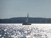 Segeltrn ber das Achterwasser: Wassersport auf Usedom.