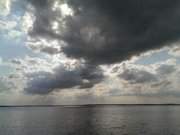 Sommerregen auf Usedom: Wolken ber dem Achterwasser.
