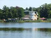 Idyll am Schloonsee: Café im Kaiserbad Bansin.