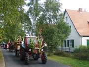 Die Erntekrone auf dem Wagen: Loddiner Heimatverein.