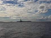 Spandowerhagener Wiek: Segelboot vor der Peenemndung.