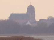 Sankt Petri: Der Dom zu Wolgast aus der Ferne.