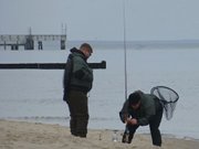 Ostseebad Koserow auf Usedom: Angeln in der Ostsee.