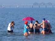 2°C Wassertemperatur: Winterbaden im Ostseebad Ahlbeck.