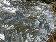 Eisschollen, zusammengelegt: Am Achterwasser bei Zempin.