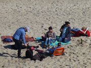 Auf dem Sandstrand der Insel Usedom: Frhlingswetter zu Ostern.