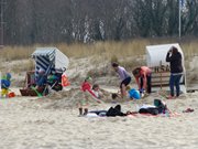 Mit der Familie am Meer: Ostseestrand von Klpinsee.