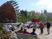 Konzert auf dem Kurplatz: 1. Mai im Ostseebad Heringsdorf.