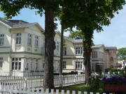 An der Strandpromenade: Bdervillen in Ahlbeck.