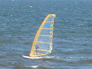 Leichter Wind: Surfen auf der Ostsee.