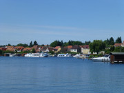 Bootshuser und Boote: Malchow am Malchower See.