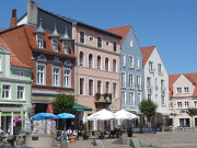 Ueckermnde am Oderhaff: Brgerhuser am Marktplatz.