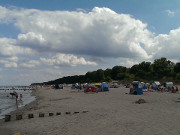 Eher trbes Wetter: Auf dem Ostseestrand von ckeritz.