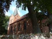 Neogotik: Die Dorfkirche von Stolpe im Haffland.