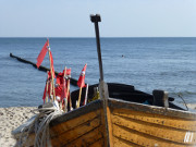 Fischerboot auf dem Ostseestrand von Klpinsee.